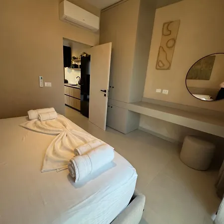 아파트 The Azure Breeze Beachfront Escape *
